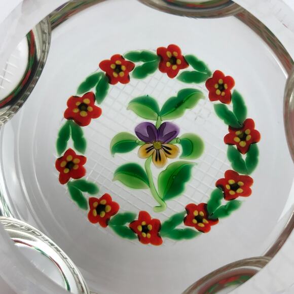 Perthshire 1998D Garlanded Pansy Lampwork Flower Leaves Clear Facet Paperweight - Picture 5 of 15